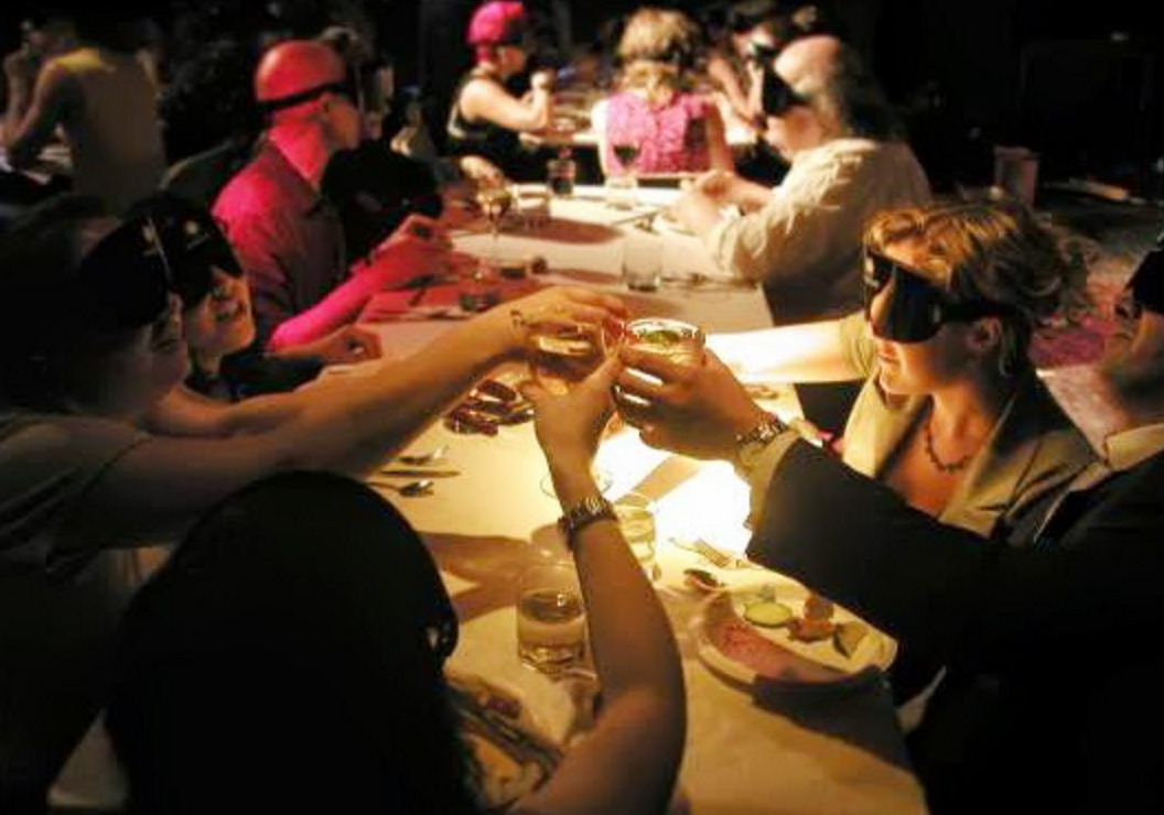 places-to-visit-new-york-dinner-dark-mapway